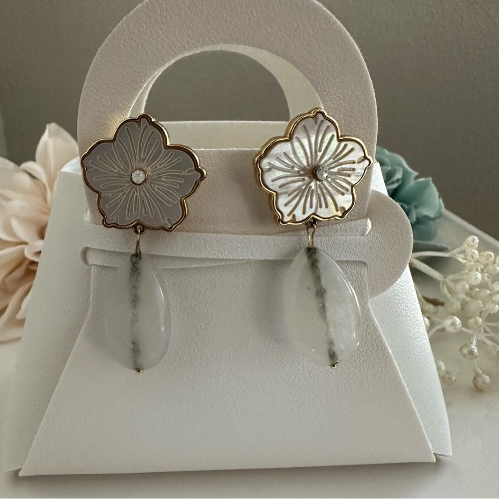 Mignonne Gavigan White Paloma Drop Earrings - Picture 9 of 12